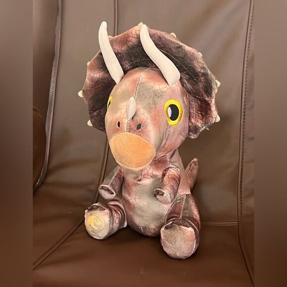 Kohls Cares Jurassic World Triceratops Plush Sold out - Picture 1 of 5